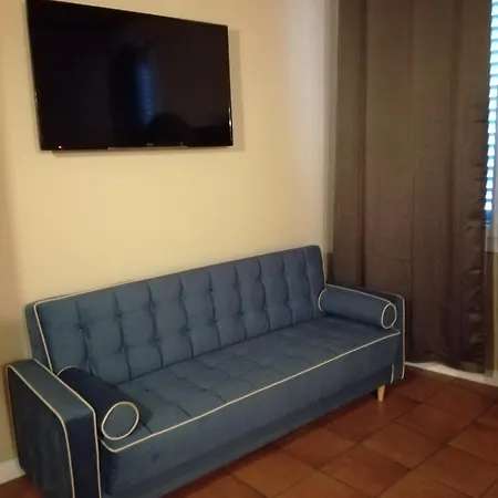 Piazza Cavour 2 Luxury Rooms- Bedinbolognacentro Guest house *